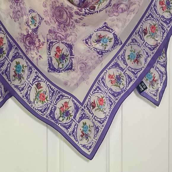 Honey Vintage Silk Scarf - Picture 13 of 16